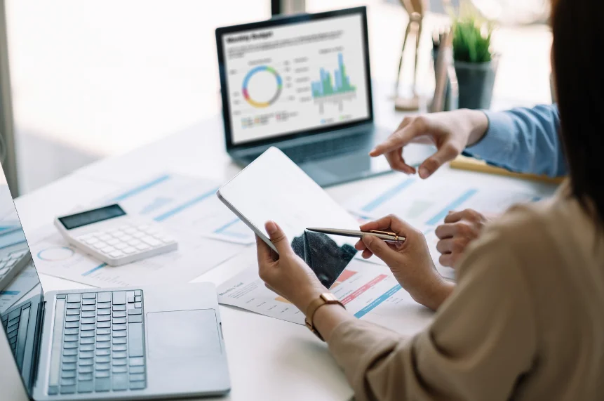Example dashboard with charts and business data